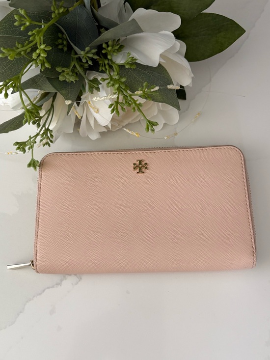 Tory Burch Handbags - TORY BURCH Saffiano Leather Continental Wallet